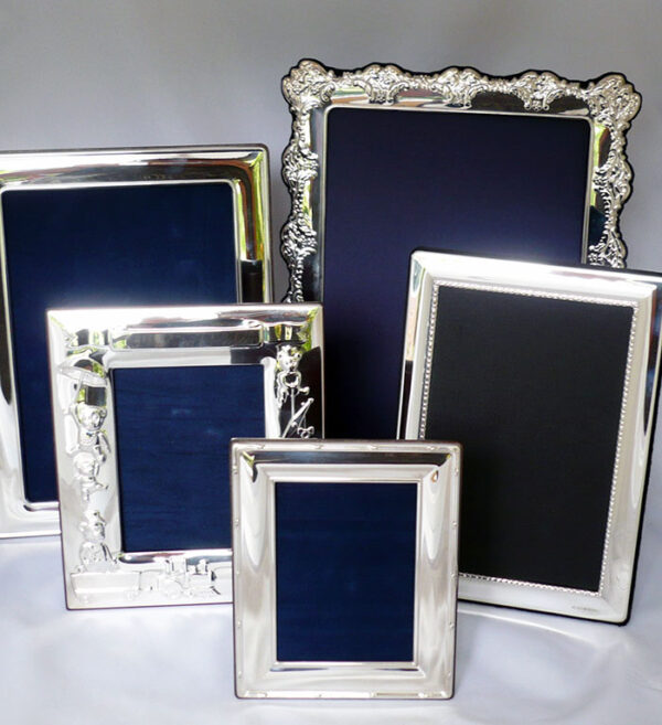 PHOTO FRAMES