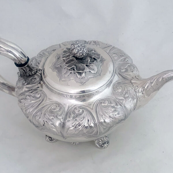 GEORGIAN ENGLISH SILVER TEA POT - Image 2