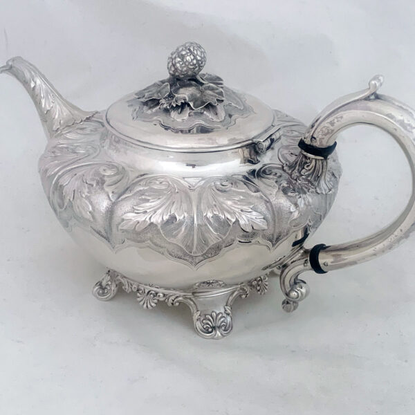 GEORGIAN ENGLISH SILVER TEA POT - Image 3