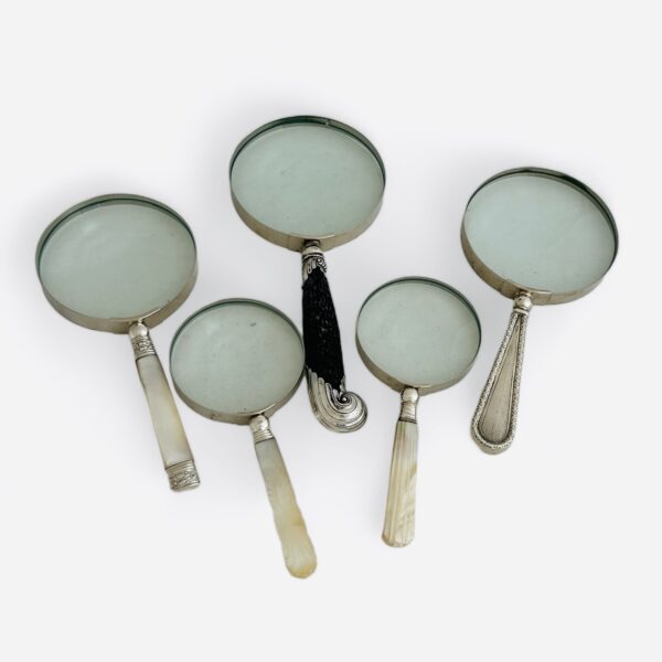 MAGNIFYING GLASSES