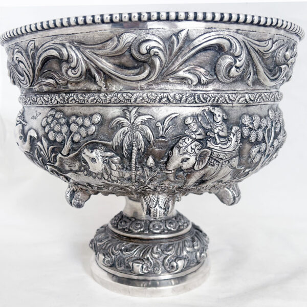 HUGE INDIAN SILVER PRESENTATION BOWL - Image 4