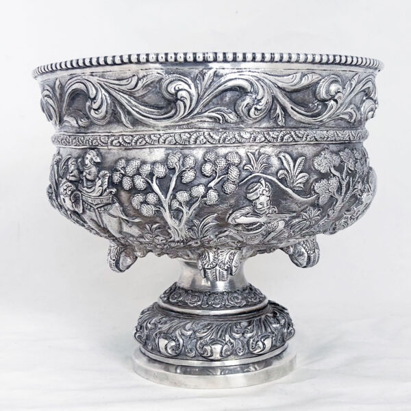 HUGE INDIAN SILVER PRESENTATION BOWL - Image 7