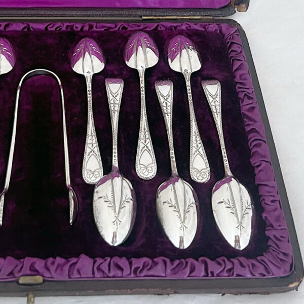 TWELVE VICTORIAN SILVER TEA SPOONS - Image 3