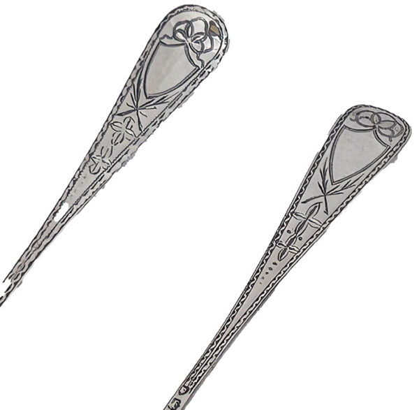 TWELVE VICTORIAN SILVER TEA SPOONS - Image 4